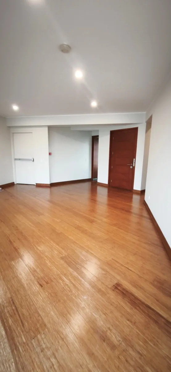 Exclusivo departamento de 160m² en alquiler con doble balcón, 03 dormitorios con baño propio; ubicación inmejorable - foto 4
