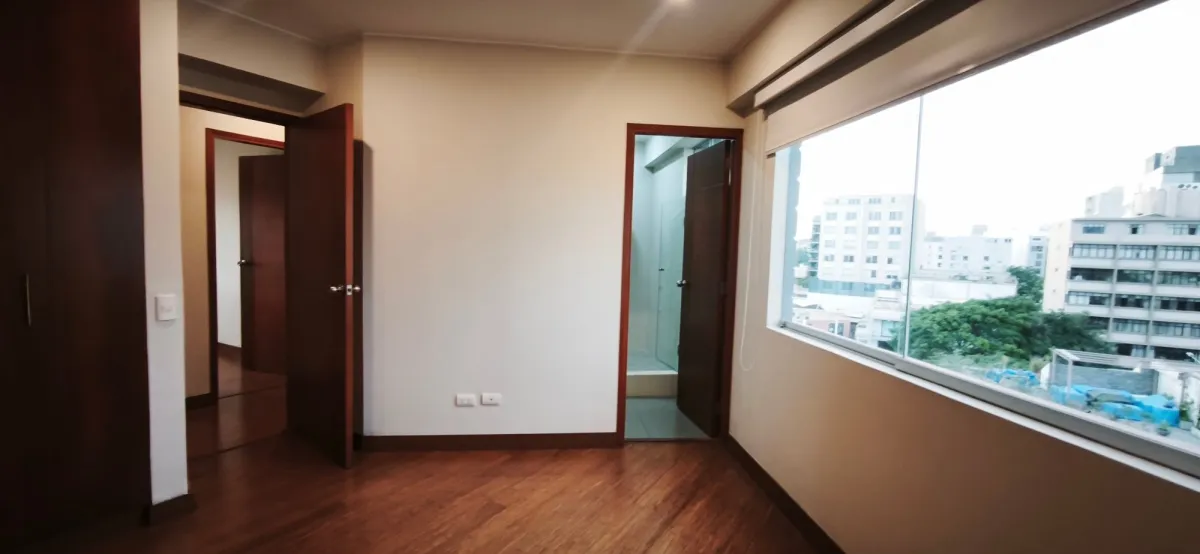 Exclusivo departamento de 160m² en alquiler con doble balcón, 03 dormitorios con baño propio; ubicación inmejorable - foto 10