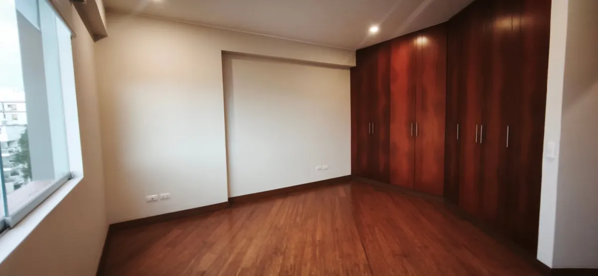 Exclusivo departamento de 160m² en alquiler con doble balcón, 03 dormitorios con baño propio; ubicación inmejorable - foto 11