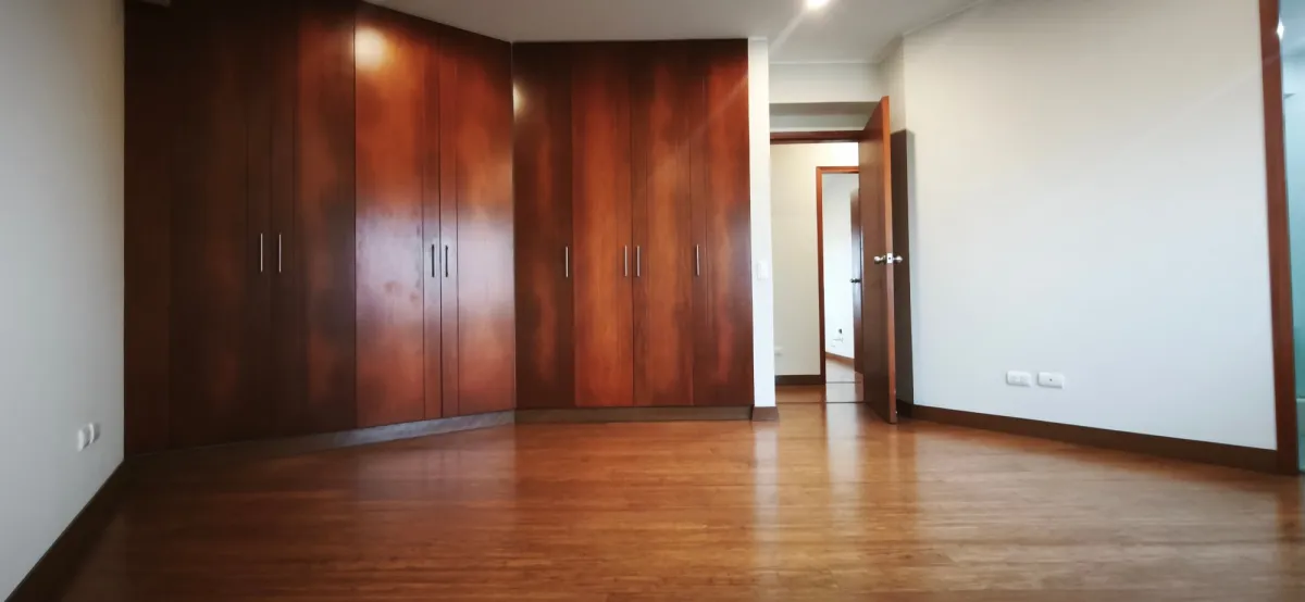 Exclusivo departamento de 160m² en alquiler con doble balcón, 03 dormitorios con baño propio; ubicación inmejorable - foto 8