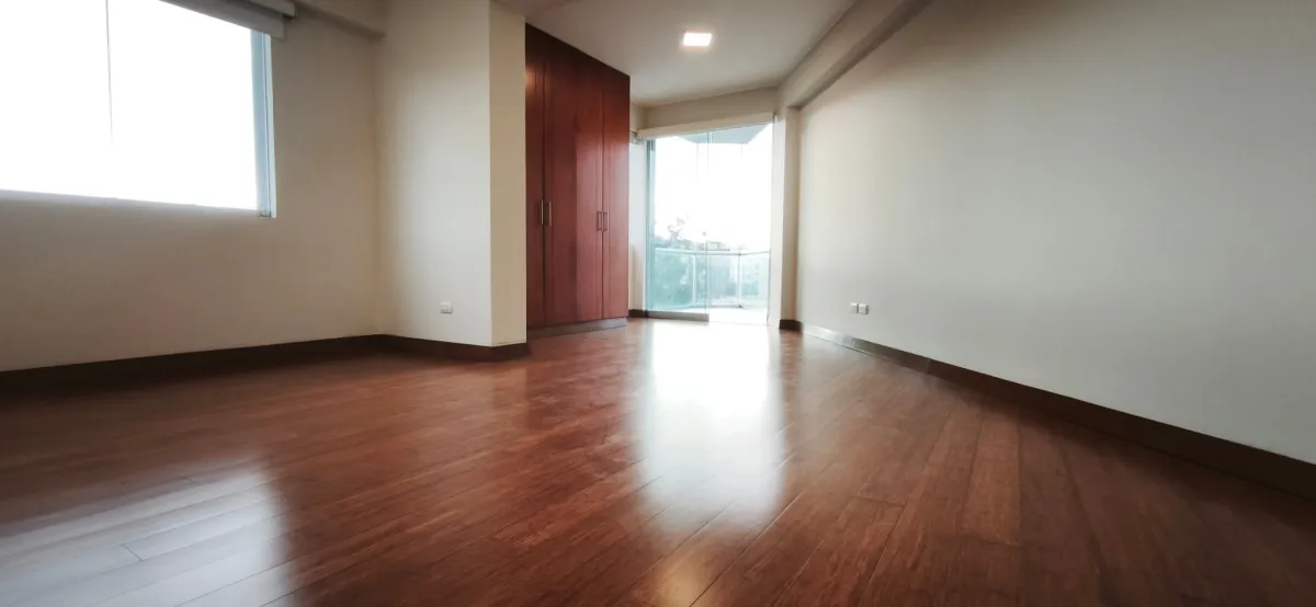 Exclusivo departamento de 160m² en alquiler con doble balcón, 03 dormitorios con baño propio; ubicación inmejorable - foto 14