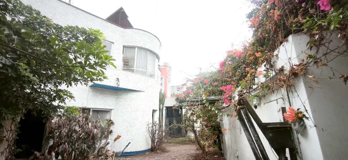 Casa en alquiler para uso comercial, consultorios, negocios, notarías, restaurantes y afines, excelente ubicación. - foto 4