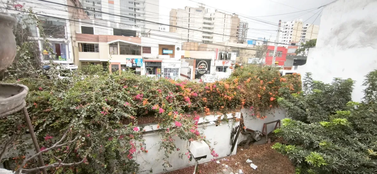 Casa en alquiler para uso comercial, consultorios, negocios, notarías, restaurantes y afines, excelente ubicación. - foto 13