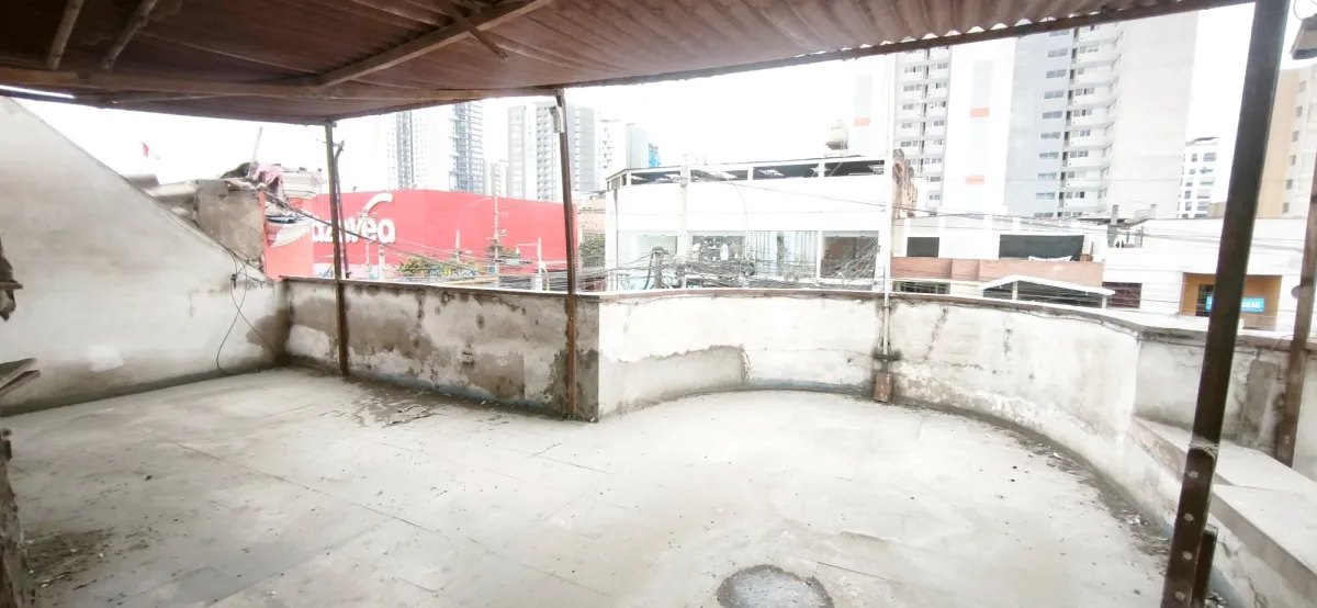 Casa en alquiler para uso comercial, consultorios, negocios, notarías, restaurantes y afines, excelente ubicación. - foto 14